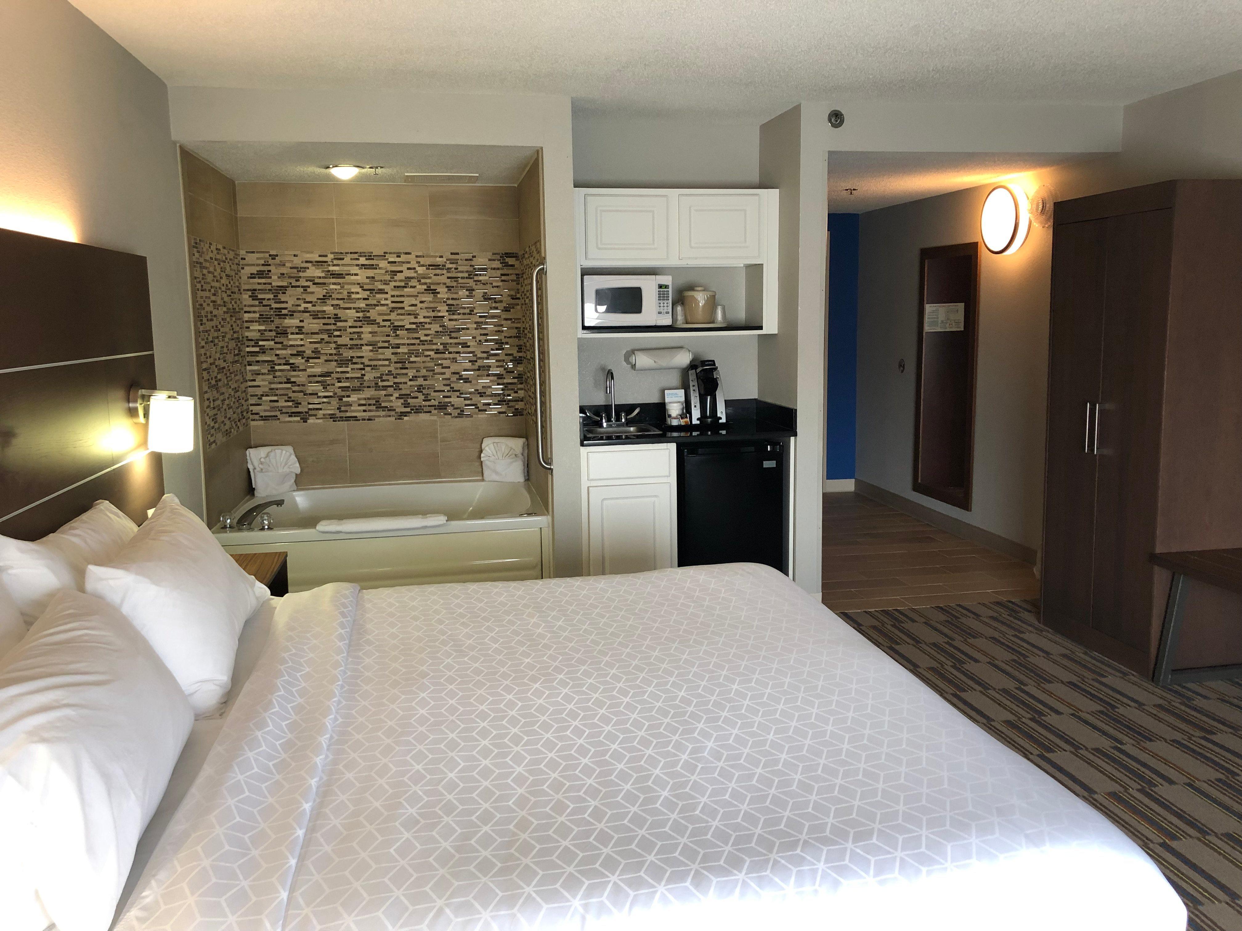 Holiday Inn Express And Suites Quakertown - Allentown Area By Ihg Exterior photo